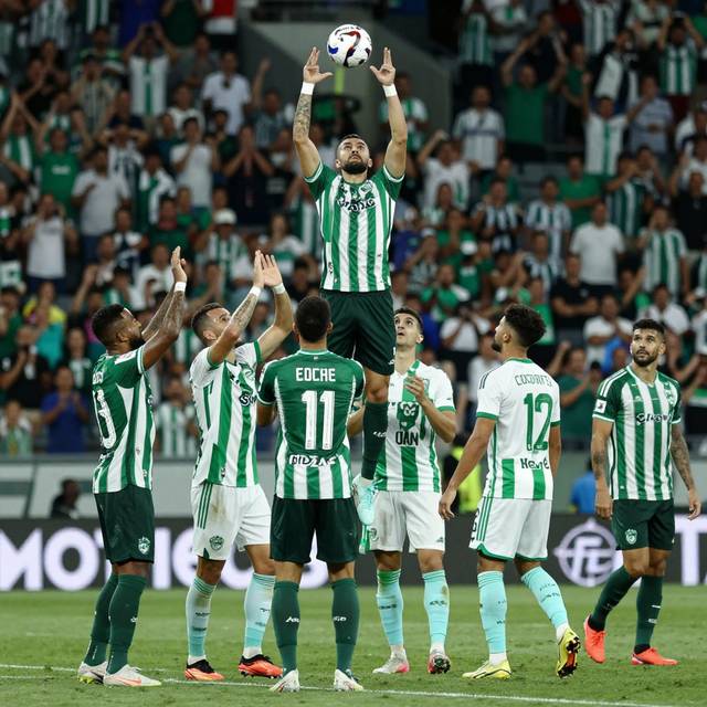 Chaves 4-1 Fafe: Đại tiệc tấn công trên sân nhà ở trận giao hữu tiền mùa giải